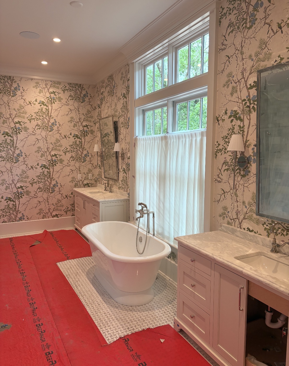 Chinoiserie primary bathroom